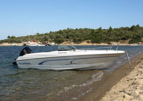 Olympic Boats 520 BR - the new bowrider, featuring modern design and perfect fiberglass finish