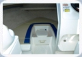 Στην ευρύχωρη καμπίνα μπορεί να τοποθετηθεί και χημική τουαλέττα.